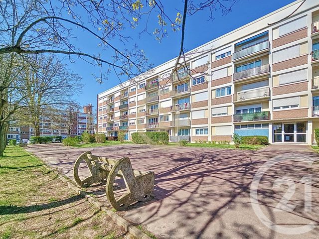  - VILLIERS LE BEL - 